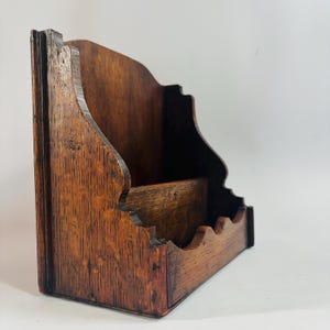 Atril antiguo de madera para libros/soporte para cartas, estilo inglés, roble, para libros, folletos, madera de pátina preciosa, práctico organizador de escritorio.