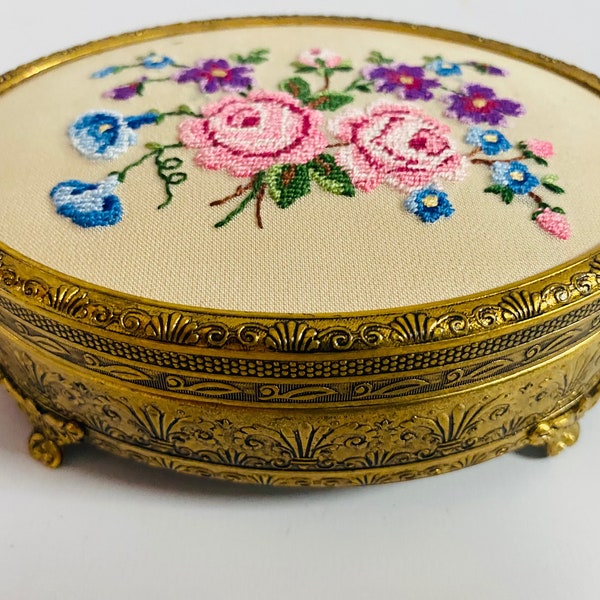 Vintage Ornate Gilt Metal Art Deco Brass Embroidery Needlepoint Little keepsake Treasure pot Fleur de Lis Trinket box