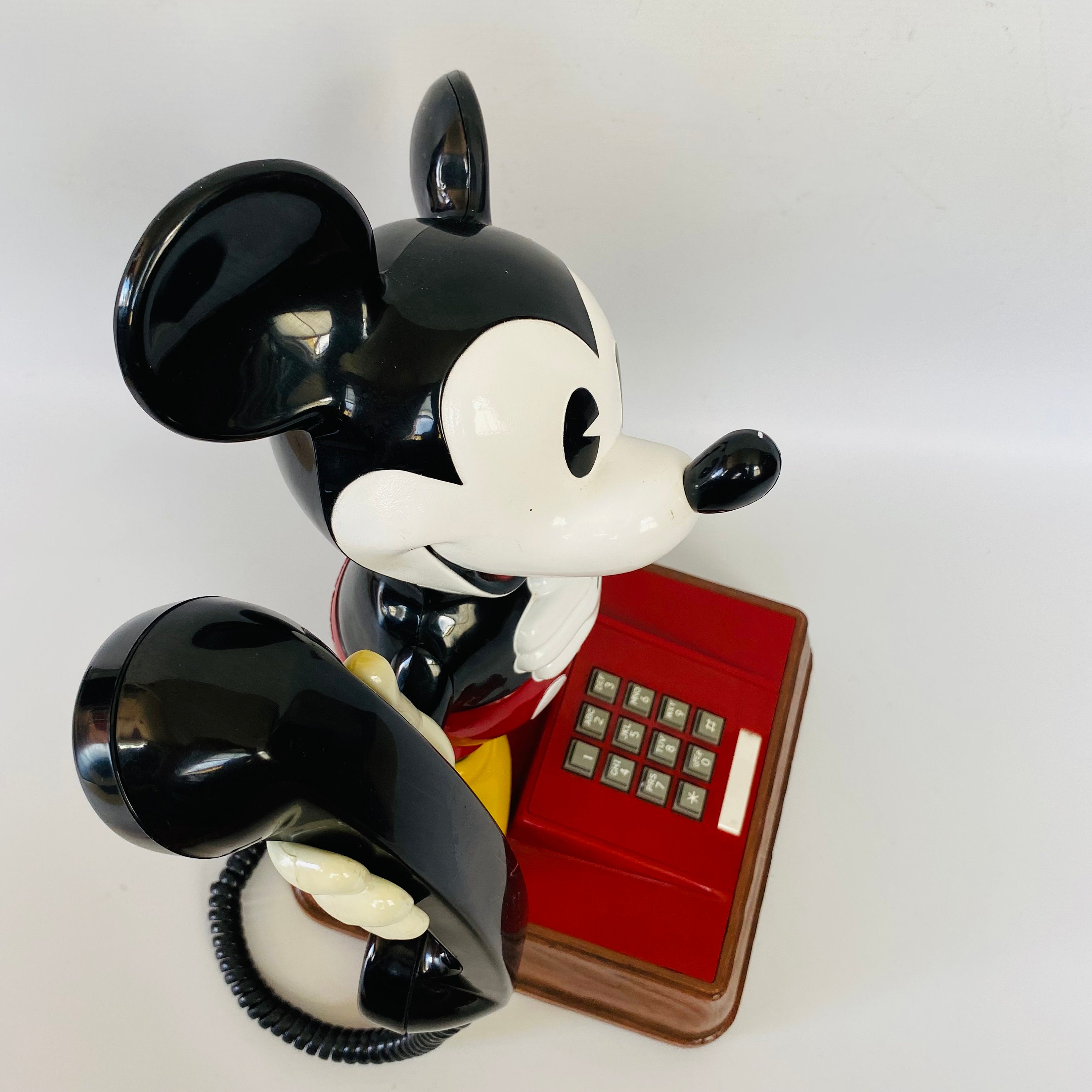 1970年代のヴィンテージ ミッキーマウス プッシュボタン電話