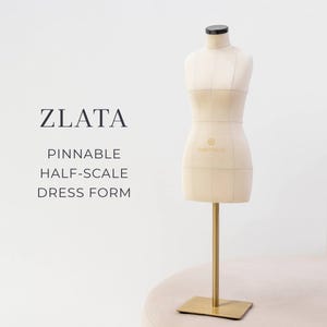 ZLATA // Halfhoge zachte naaijurk met katoenen hoes en constructielijnen | Volledig vastzetbare jurk | Paspop