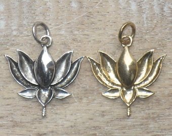 10pcs-brass tone lotus flower round tag charm,silver tone available