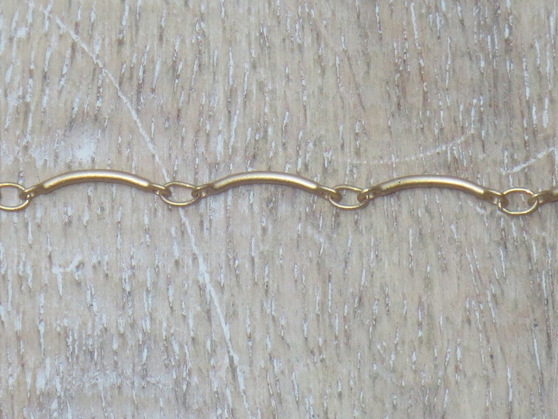 Bar Chain Curved Bar Chain in Matte Gold