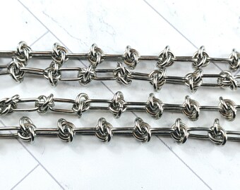 Cadena de alambre de púas de plata antigua, nudo, eslabones ovalados de 11 x 6 mm, nudos de 7 mm, se vende por metro.
