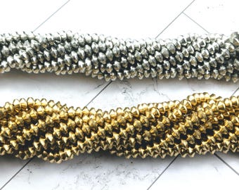 Messing oder Antik Silber Ochsen Spacer Saucer Beads, 7 x 5 mm 24 "strang, ca. 150 Perlen