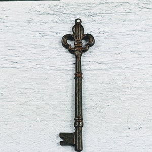 Antiqued Bronze Rustic Skeleton Key Pendant, Fleur De Lis Key, Antique Key