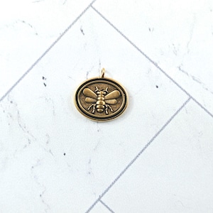 Small Antique Gold Plated Oval Bee Charm, 15mm, Insect, Flying Bee, Bracelet Charm