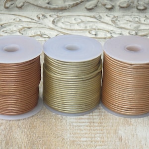 1,5 mm Lederschnur, Lt Rost Metallic Leder, Vintage Perle Metallic Leder, Moschus Metallic Leder, Verknoten