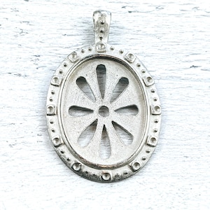Vintage Large Metal Casting Cutout Flower Oval Cabochon Pendant, 64x44mm