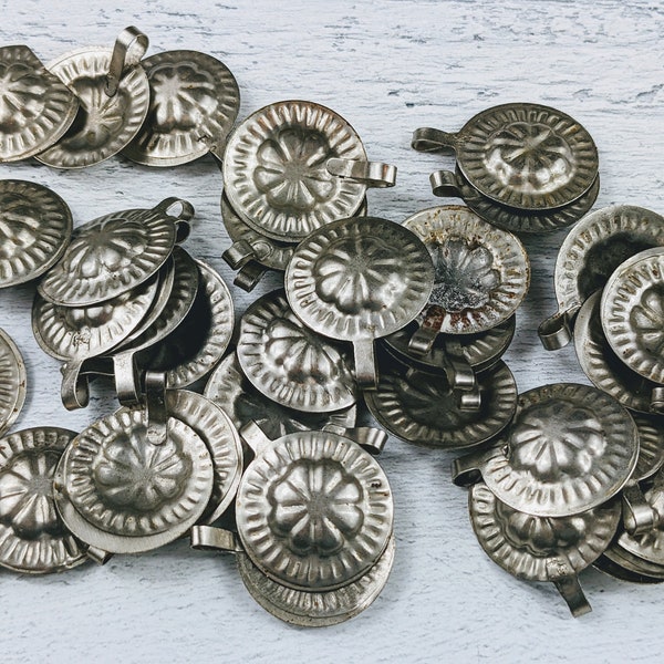 Silver Metal Stamped Flower Round Charms, Afghani, Afghan, Ethnic, Lighweight, 25pcs, 20mm, Embossed