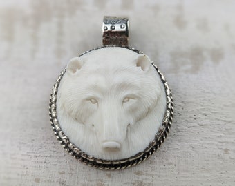 HAND CARVED NATURAL BOVINE BUFFALO BONE BEAR HEAD PENDANT HAND CARVED NATURAL BOVINE BUFFALO BONE BEAR HEAD PENDANT