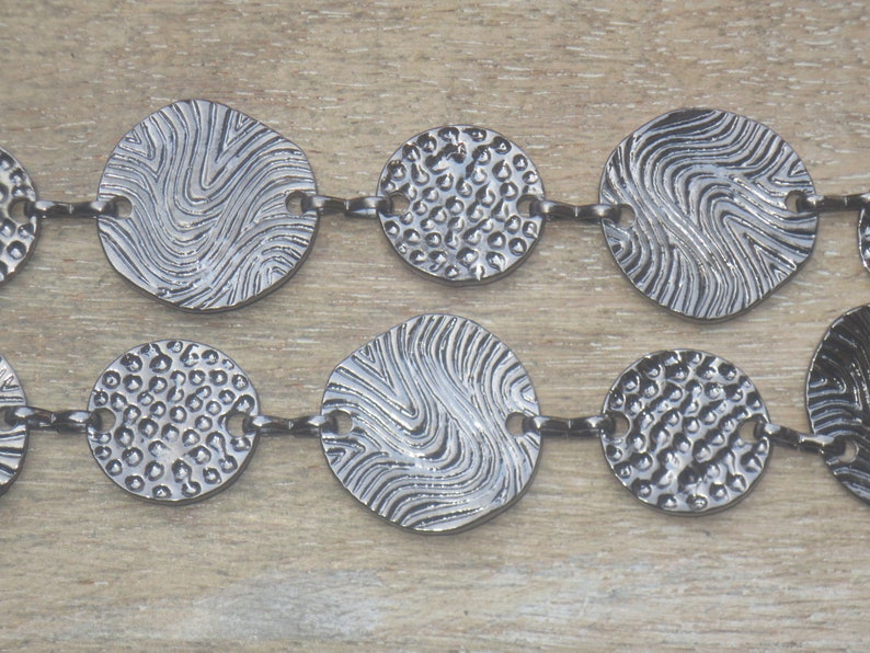 18mm and 24mm Gunmetal Textured Ornate Disc Link Chain Dotted and Striped Design