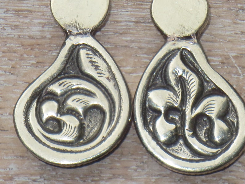 Shell Nepal, Tibetan Silver Natural Ammorite Fossil and Coral Gemstone Repousse Earrings or Charms Ocean