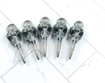 Antiqued Patina Blue Green Raven Skull Pendant, Bird Skull, 38x12mm, 5pcs. Patinaed