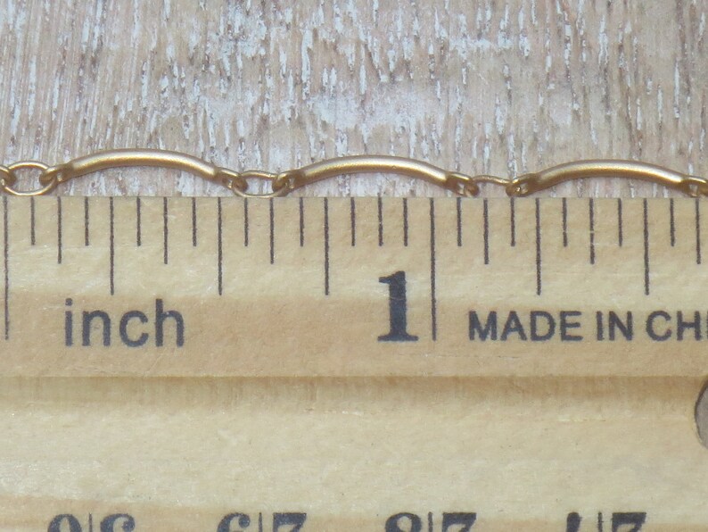 Bar Chain Curved Bar Chain in Matte Gold