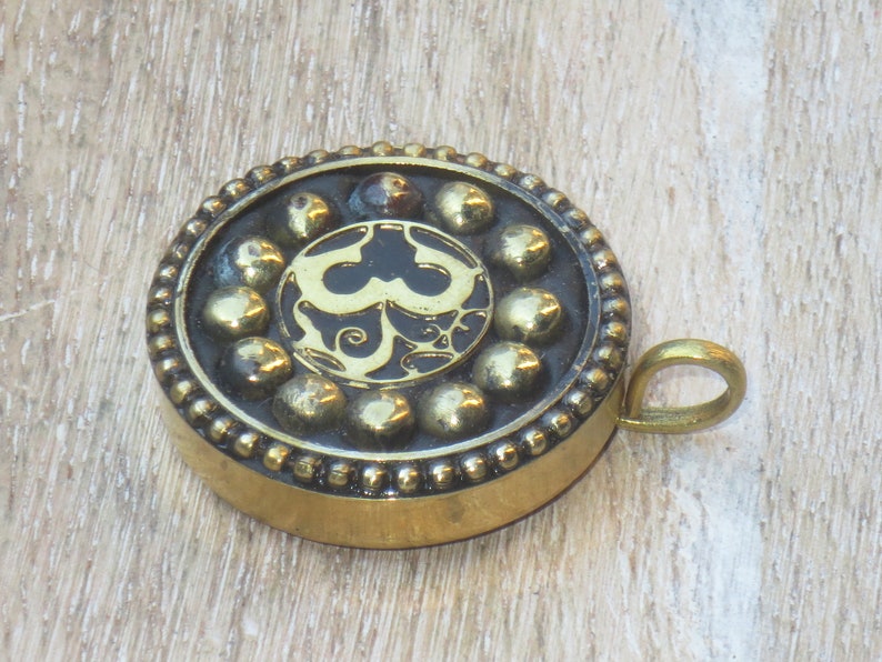 Pendant Namaste Yoga Tibetan Brass Om Round Charm
