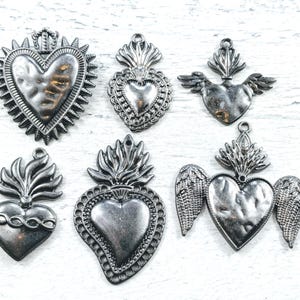 5pcs. Matte Gunmetal Plated Plated Plated Sacred Heart Charms, Winged, Barbed Wire, Love, Milagro, Crown, Flame, 30-48mm