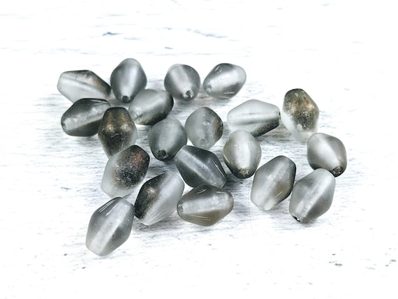チェコガラス マットグレー バイコーン ビーズ、9 x 6 mm、20 個 