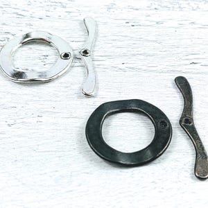 Patina or Antique Silver Alloy Wavy Round Toggle Clasp, Bar, 2 Sets, Rustic, 30mm
