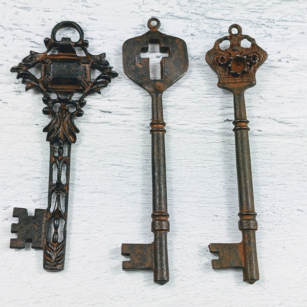 Antiqued Bronze Skeleton Key Pendants, Ornate Key, Antique Key, Cross Key, Crown Key