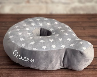 Coussin lettre Q personnalisé | Décoration de chambre d'enfant étoilée
