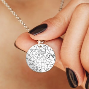Collana con mappa stellare personalizzata - The Star Map by Date Jewelry - Regalo celeste unico per la fidanzata - Collana con mappa del cielo - San Valentino