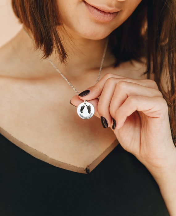To My Mom | I Don't Say Enough | Baby Feet Necklace with Birthstone – KNQV  MERK