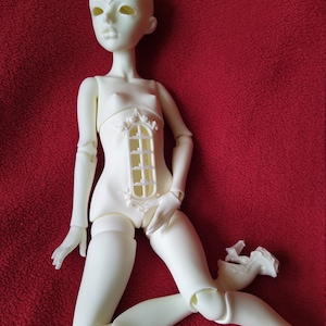 Muñeca Blythe desnuda de fábrica de 12 cuerpo articulado cara mate piel  blanca cabello negro