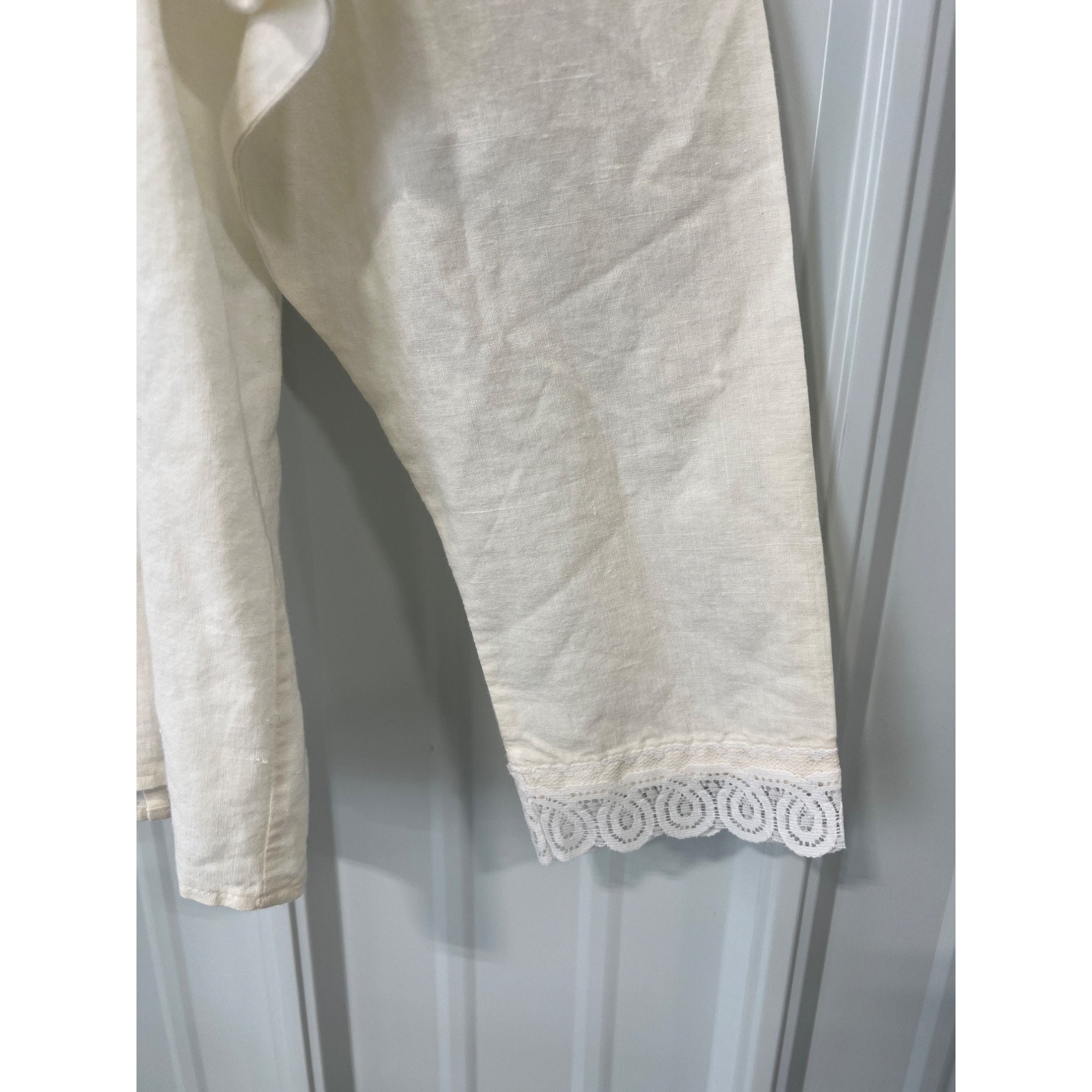 50’s Linen Blouse with Crochet Lace Trim
