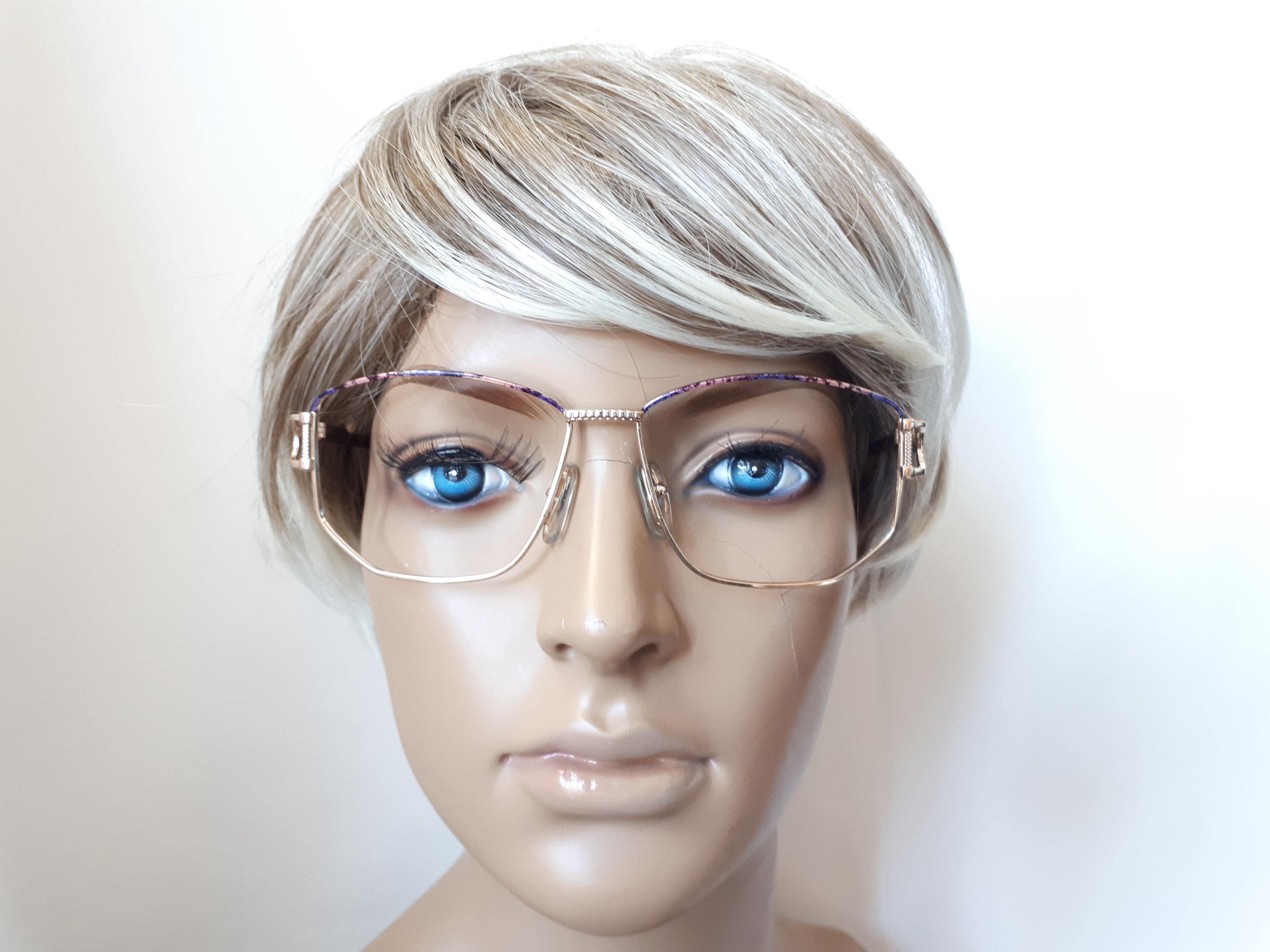 Vuillet Vega - Etsy