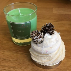 Fresh Pine Cupcake Candle with Decorative Christmas Lid, Seasonal Scent