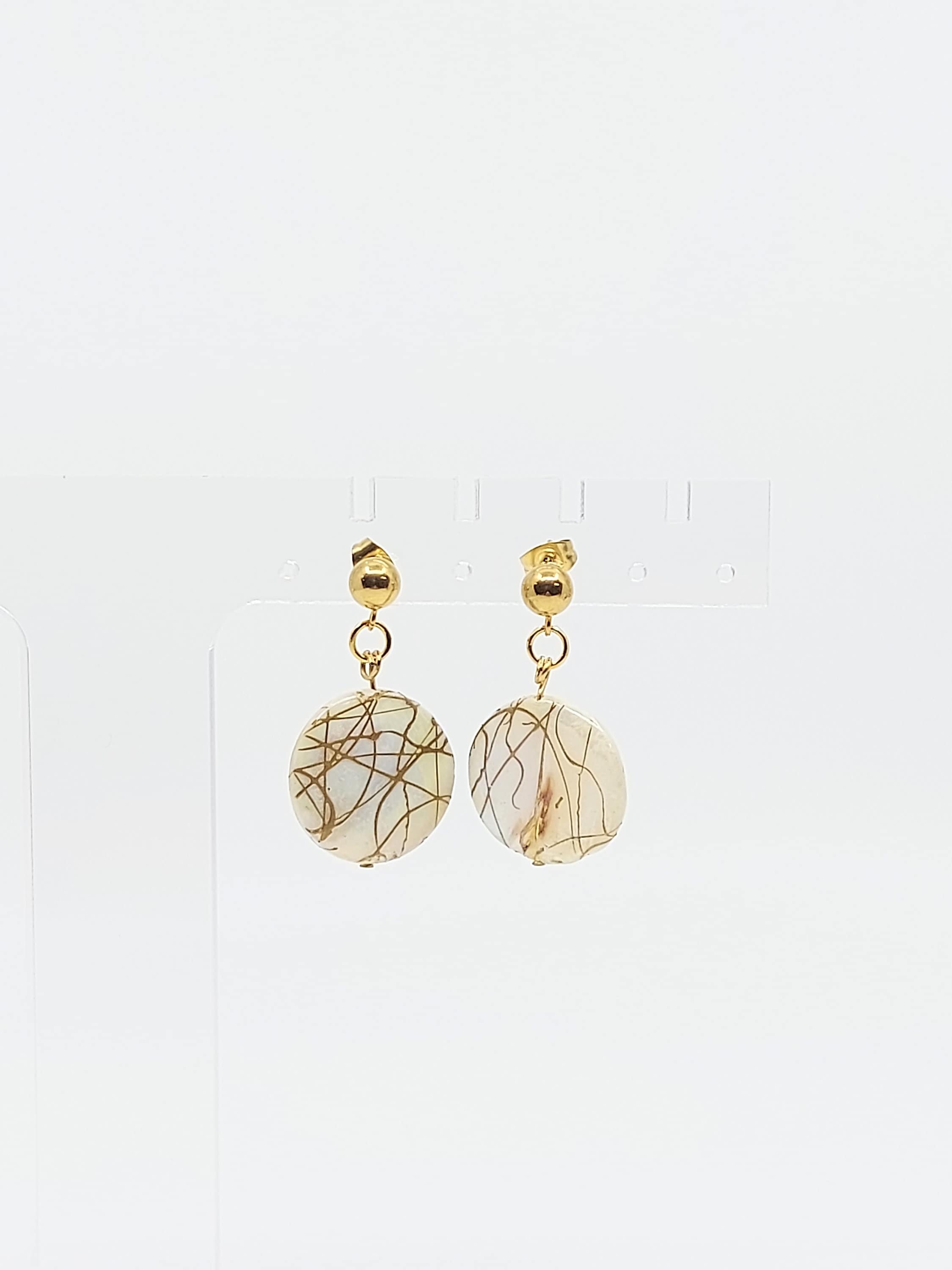 Earrings - gold-plated stainless steel and shell bead
