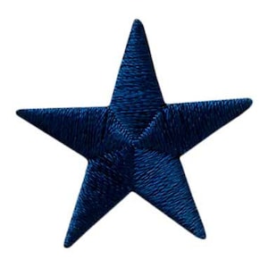 Könnte beinhalten: Ein dunkelblauer fünfzackiger Sternförmiger Patch. Der Stern ist aus einem weichen, strukturierten Stoff gefertigt.