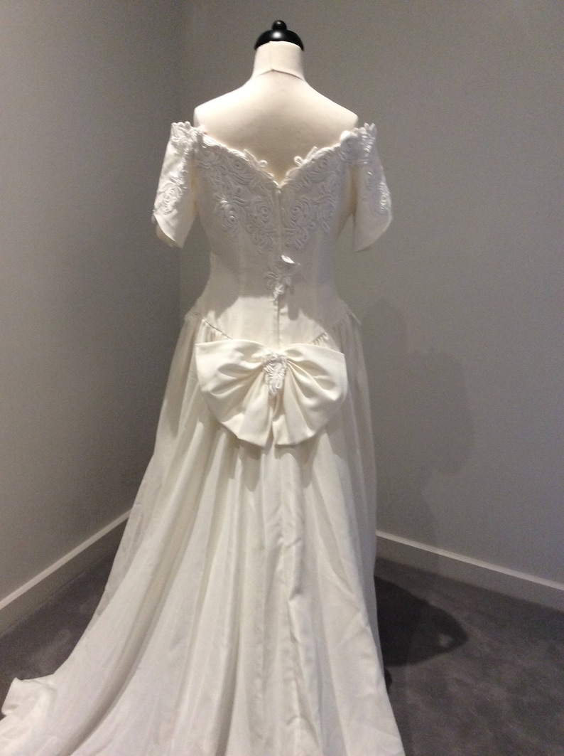 Vintage 1990/'s cream wedding gown
