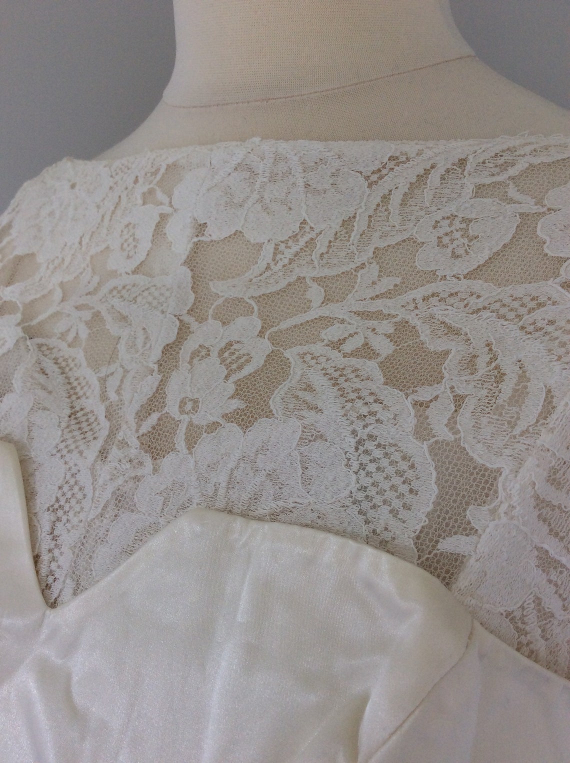 Vintage 70s Lace Overlay Short Cream Gown - Etsy Ireland