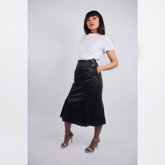 Minimalist High Waisted Leather Ruffled Skirt