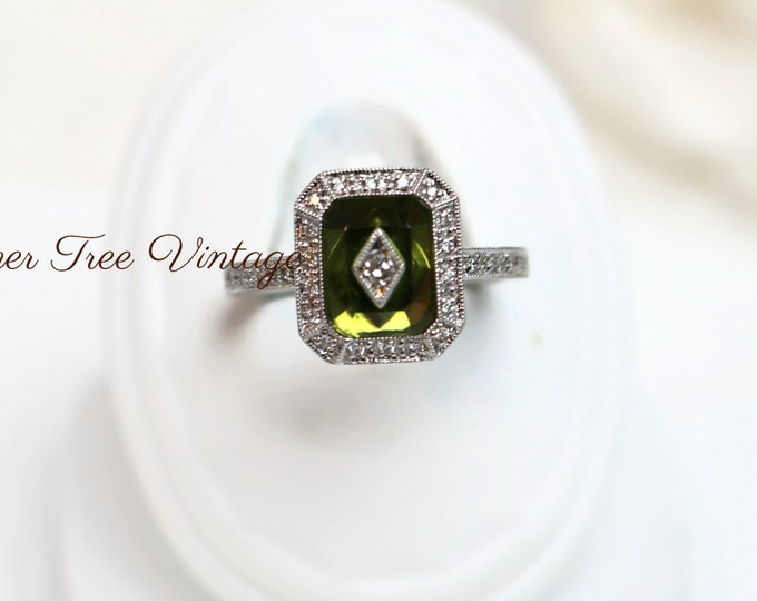 14K White Gold Diamond and Lab Created Green Gem Ring Size 7