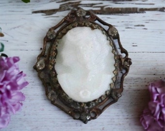 Victorian White pressed glass Cameo brooch set in copper and brass bezel, Very old ladies bust Cameo brooch, cameo pin