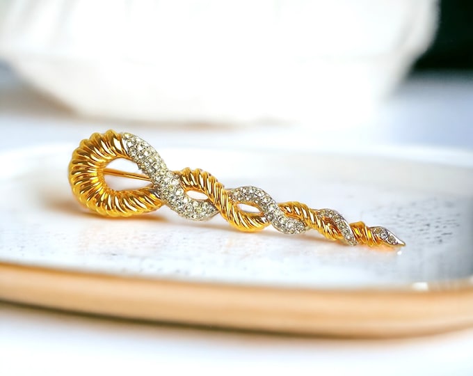 Beautiful Long Gold plated Rhinestone Lapel Pin