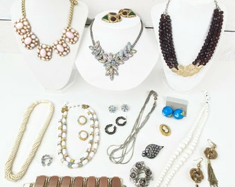 Vintage Destash 18 Piece Jewelry Lot With Some Signed Pieces