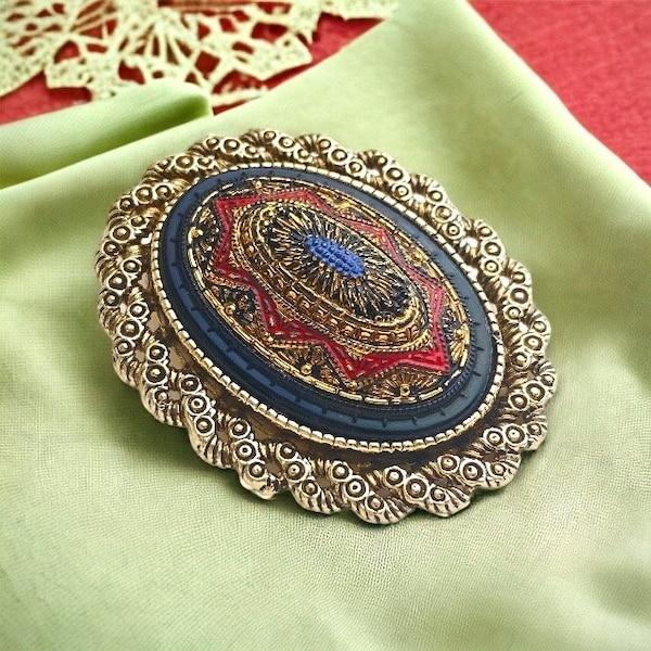 1970's SARAH COVENTRY Old Vienna Pendant Brooch