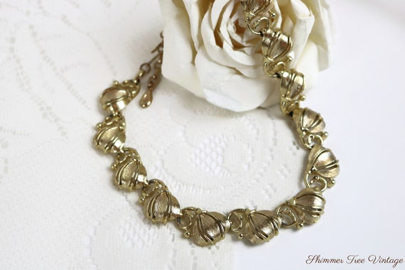 LISNER Signed Satin gold finish Floral Collar Nec… - image 6