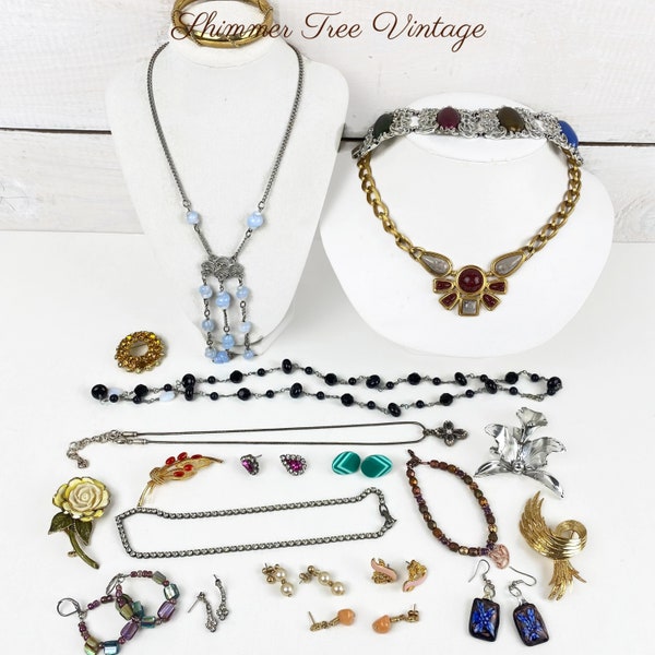 Vintage 21 Pc Jewelry Destash lot With Some Signed Pieces.