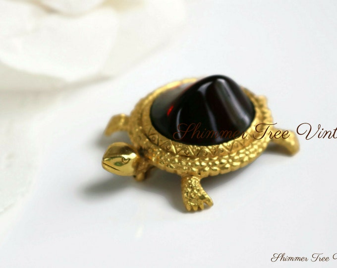 Nice Tortolani Signed Gold plated Topaz glass Turtle brooch