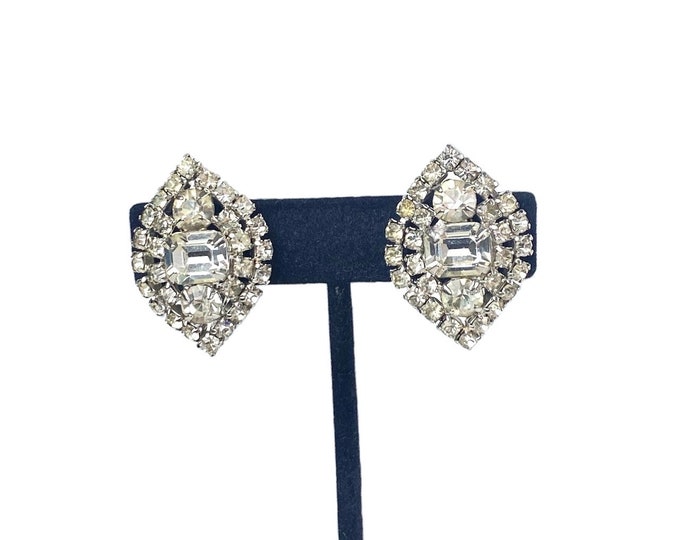 Beautiful Art Deco clear rhinestone clip on Earrings