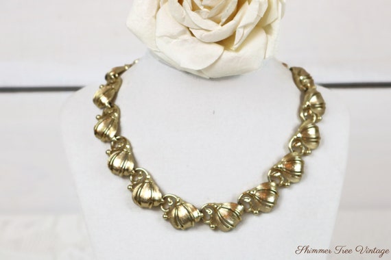 LISNER Signed Satin gold finish Floral Collar Nec… - image 2