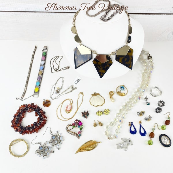 29 Pc Vintage Destash Jewelry Lot With Some Signed Pieces.