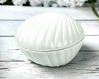 Vintage White Clam Shell Trinket Box