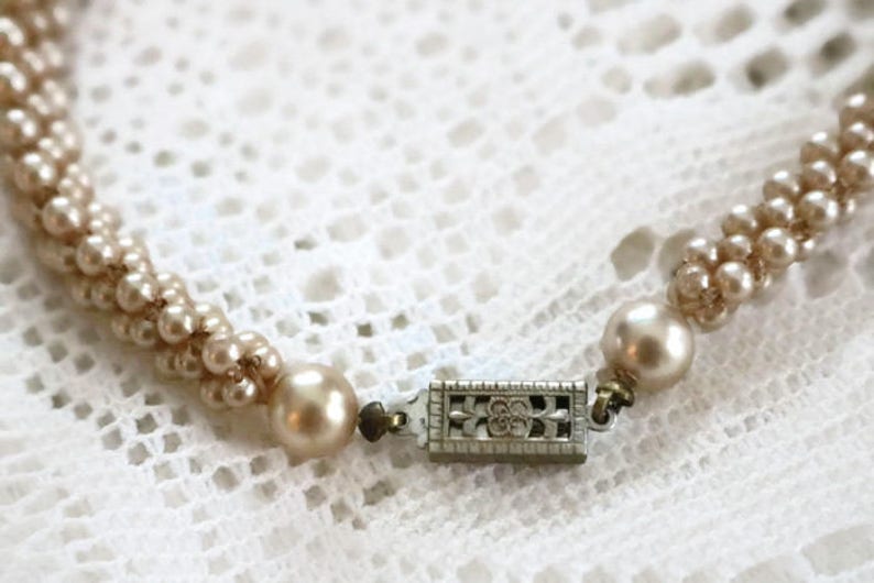 Victorian Dainty knitted pearl choker necklace small imitation pearl crochet necklace.