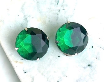 Fabulous Green Glass Round Button Clip on Designer Earrings Pat 2733491