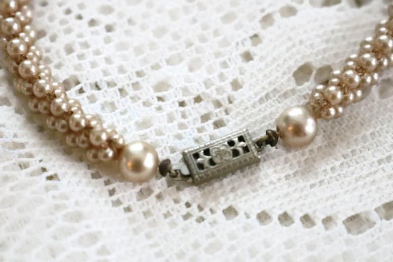Victorian Dainty knitted pearl choker necklace small imitation pearl crochet necklace.